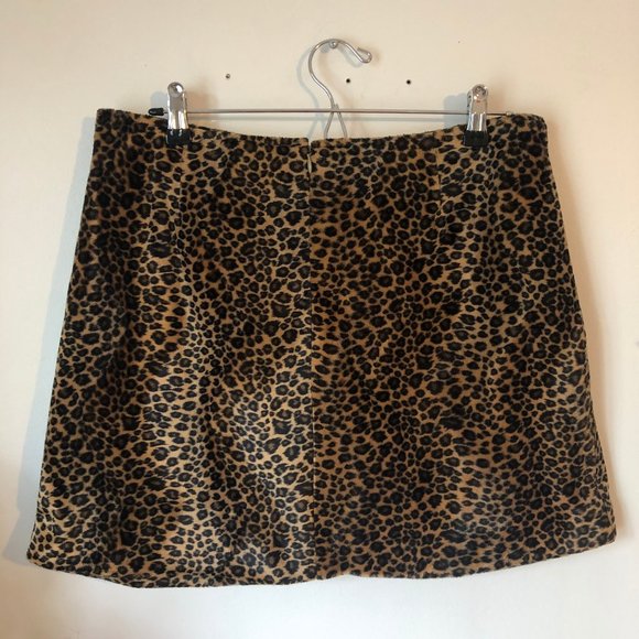Vintage Leopard Fuzzy Mini Skirt ✨🐆 - Picture 3 of 5